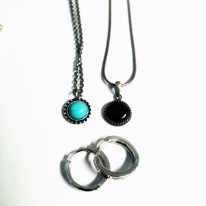 Two necklaces in one set of hoops